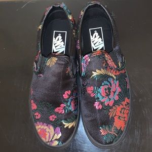 Like new. Women’s Vans!